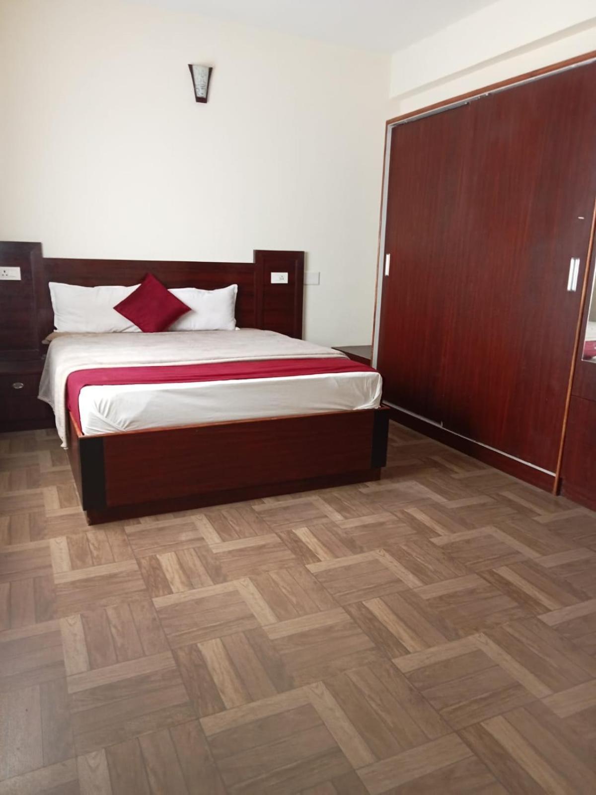 Pinehill Suits Ooty Exterior foto